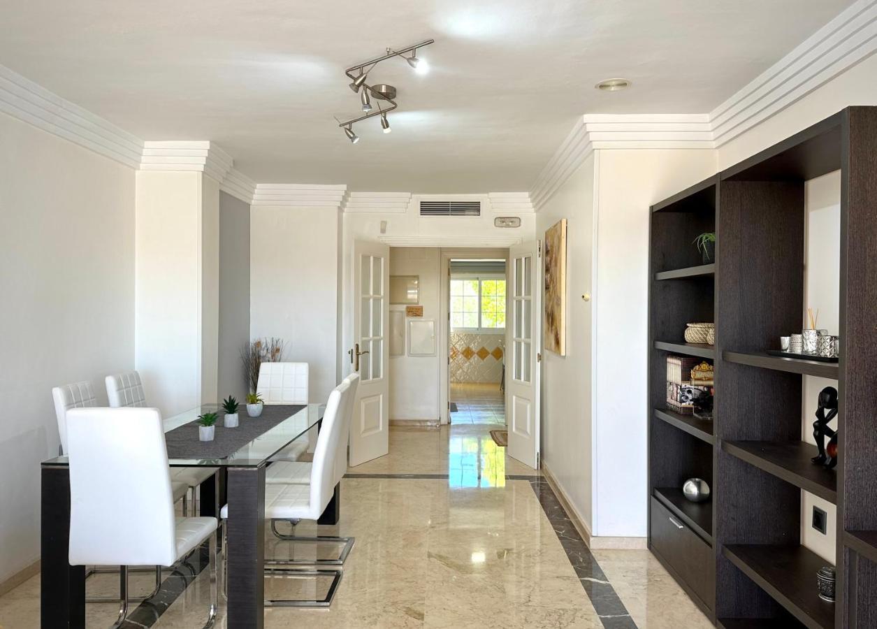 Moderno Apartamento Con Preciosas Vistas Al Mar En Urbanizacion Con Piscina - Rio Real 11 2G Marbella Exterior foto