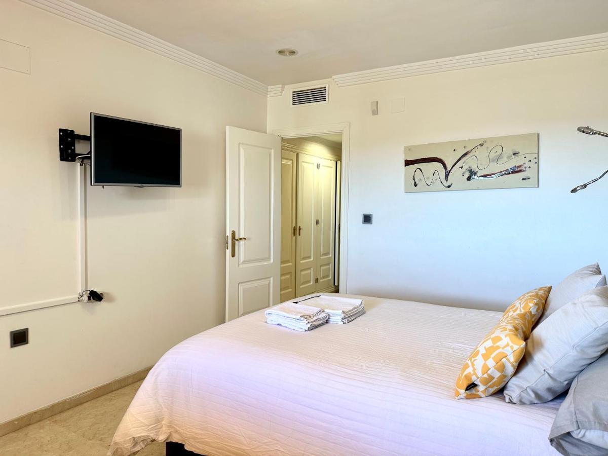 Moderno Apartamento Con Preciosas Vistas Al Mar En Urbanizacion Con Piscina - Rio Real 11 2G Marbella Exterior foto