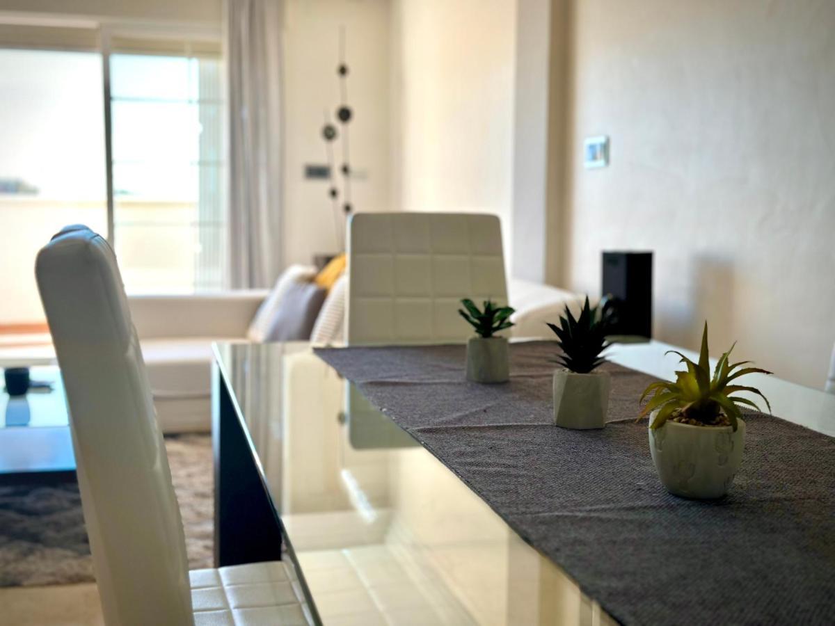 Moderno Apartamento Con Preciosas Vistas Al Mar En Urbanizacion Con Piscina - Rio Real 11 2G Marbella Exterior foto