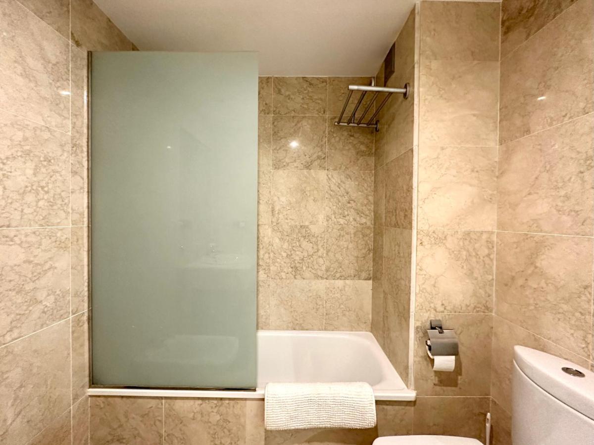 Moderno Apartamento Con Preciosas Vistas Al Mar En Urbanizacion Con Piscina - Rio Real 11 2G Marbella Exterior foto